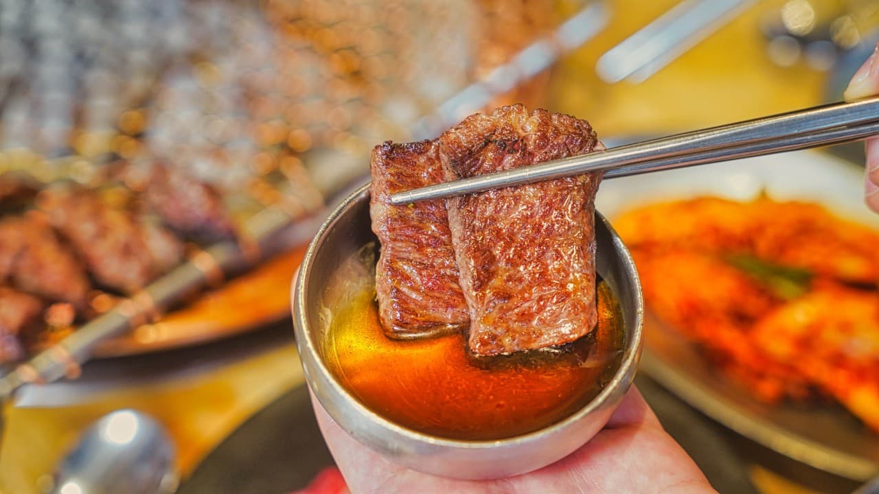 도마 홍대본점 갈비 한 점 — charcoal-grilled Korean BBQ (烤肉) at Doma Hongdae, a hand-cut hanwoo restaurant in Hongdae Seoul · 6